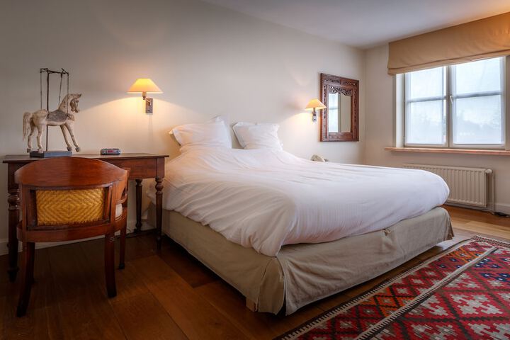Room 10 of 26