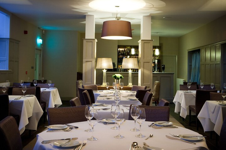 Dining 72 of 85