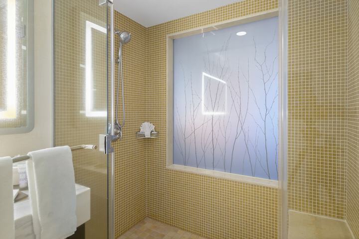 Room 10 of 62
