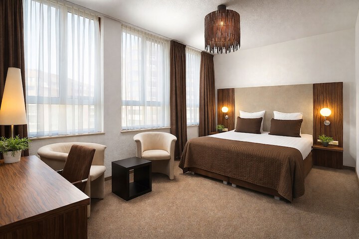 Room 15 of 27