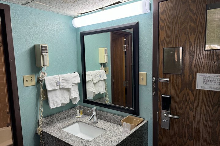 2 Double Beds (1 of 10)