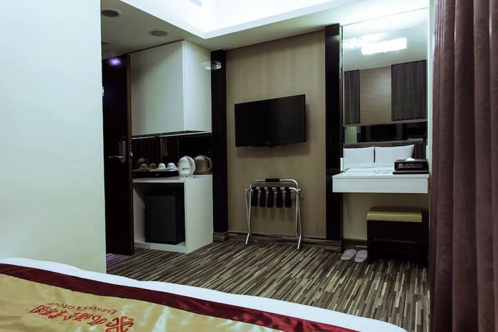 Room 17 of 56