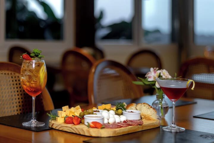 Dining 141 of 257