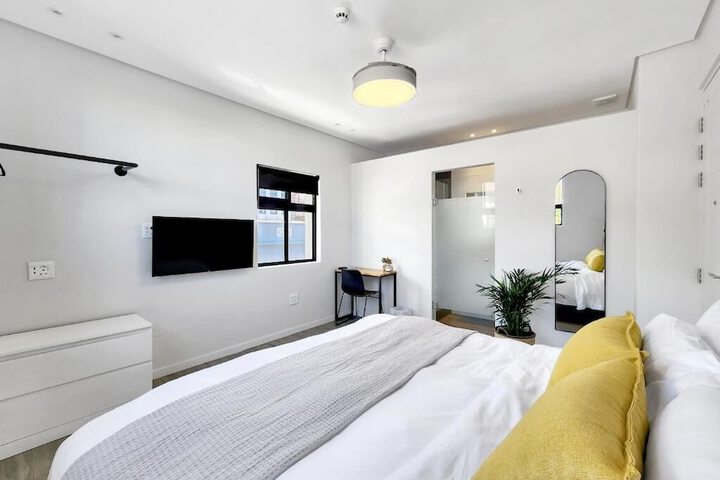 Room 2 of 44