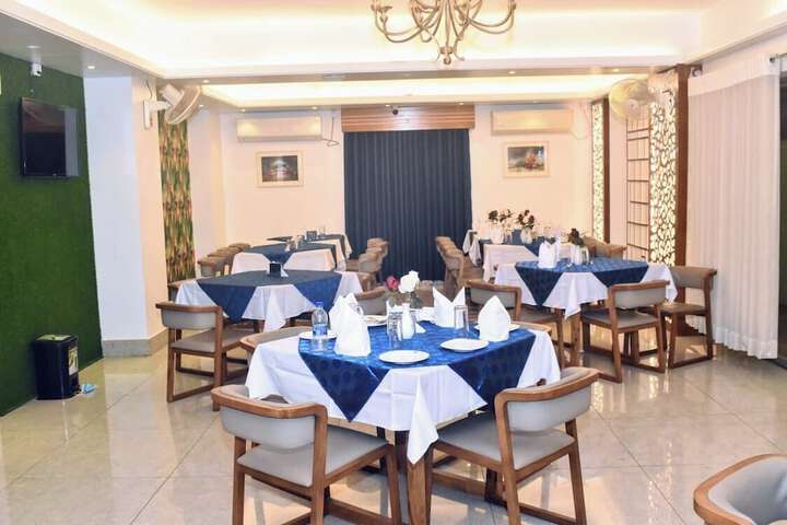 Dining 46 of 75