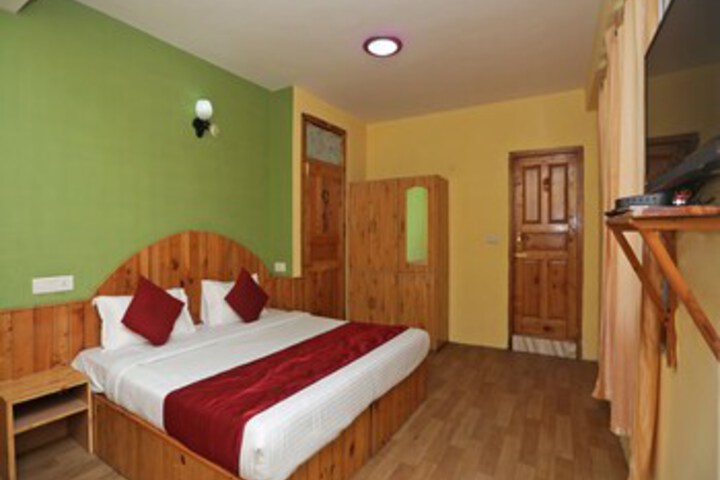 Room 12 of 17