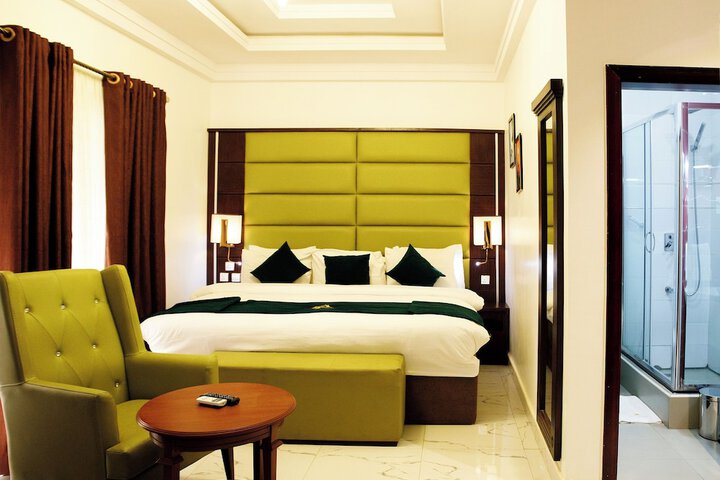 Room 21 of 35