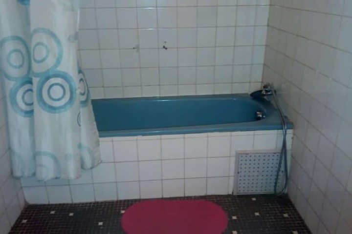 Room 8 of 9