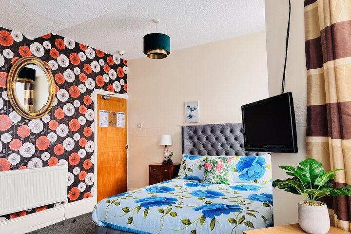 Room 4 of 37