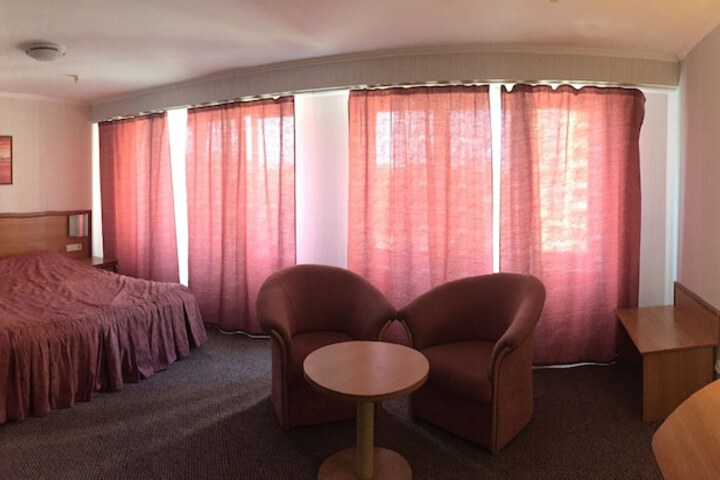Room 12 of 36