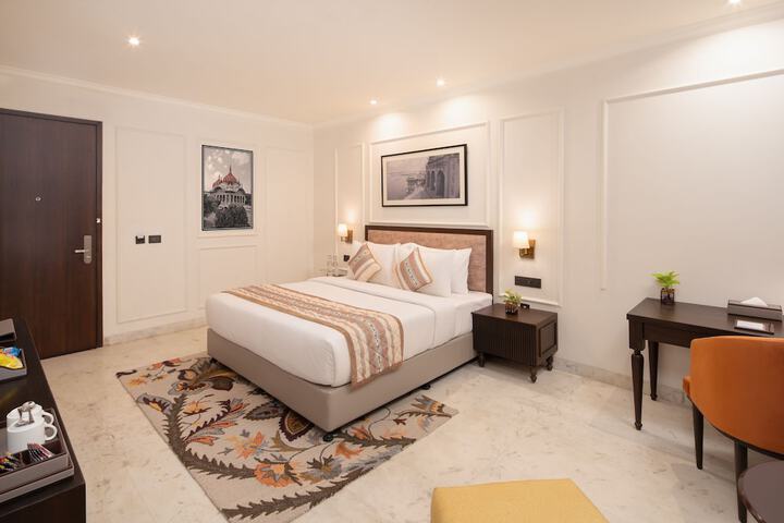 Room 15 of 28
