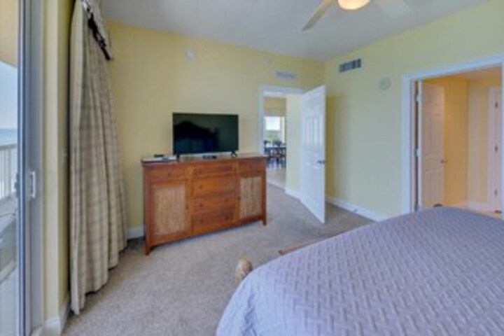 Room 13 of 34