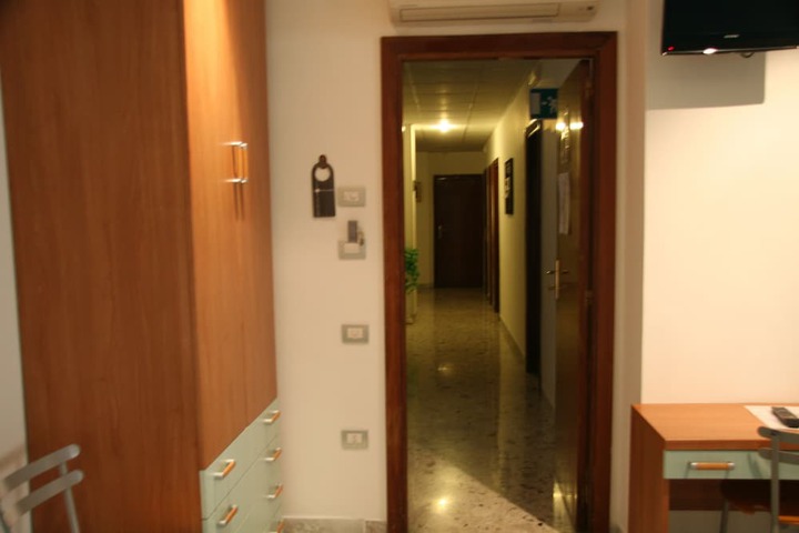 Room 18 of 36