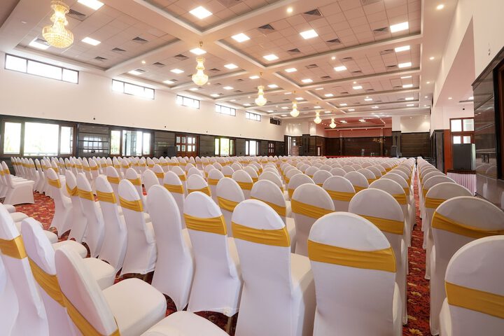 Ballroom/Hall 31 of 45
