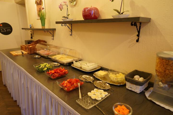 Dining 60 of 71