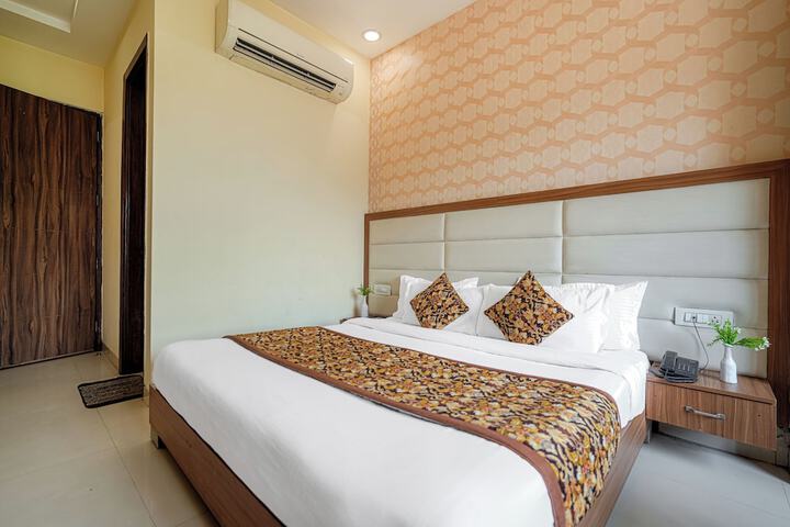 Room 10 of 80