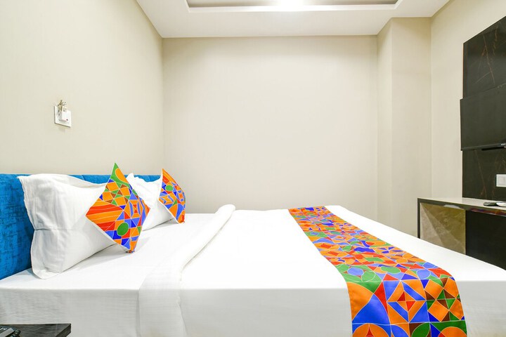 Room 16 of 36