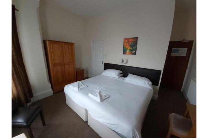 Room 15 of 35