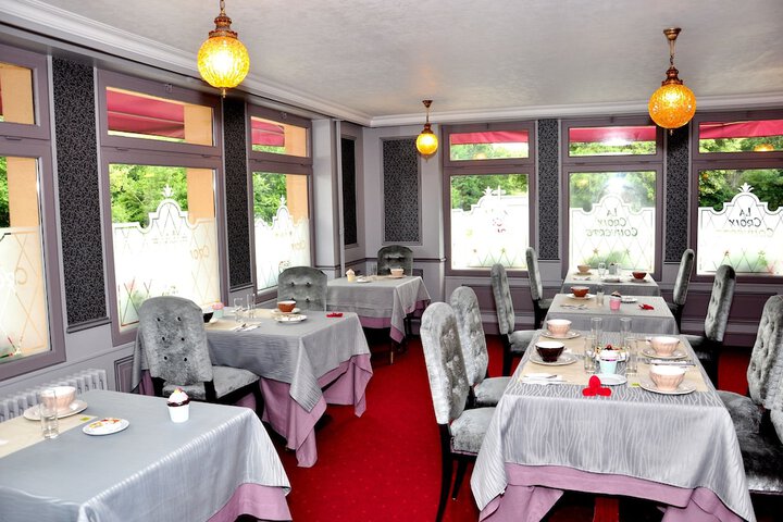 Dining 19 of 25