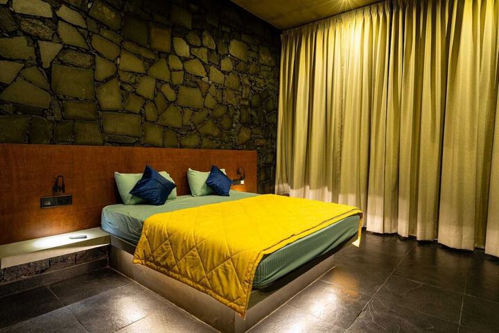Room 3 of 12