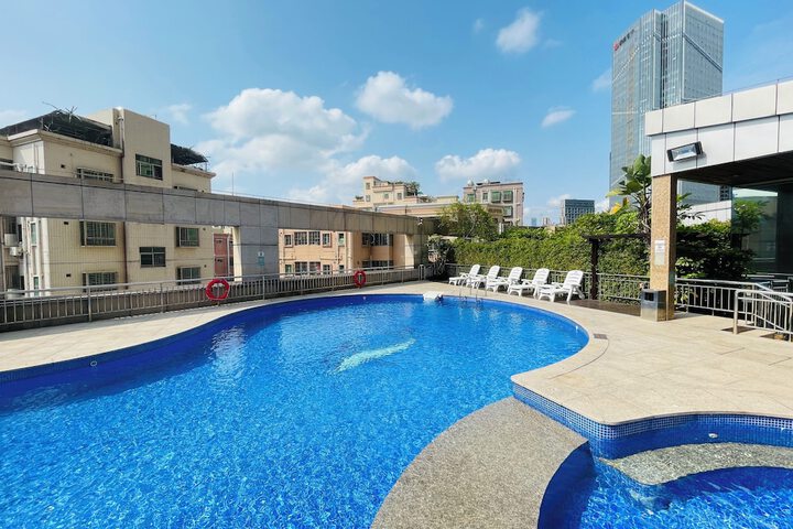 Pool Hotel