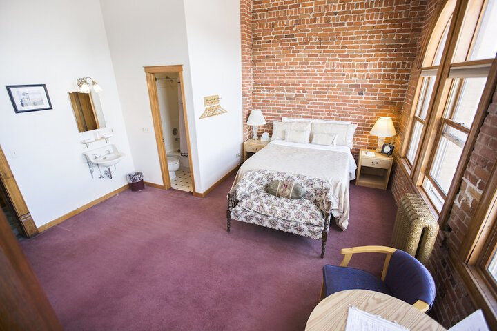 Room 17 of 120