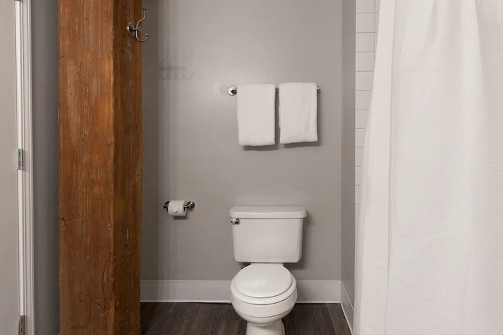 Room 9 of 21