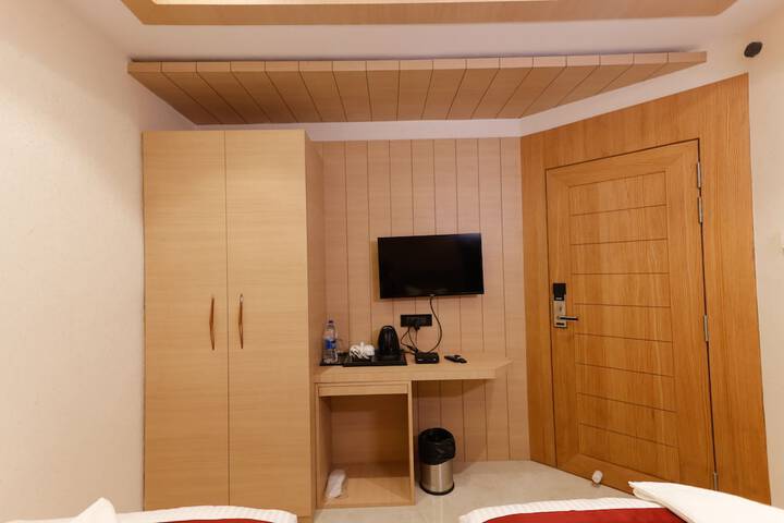 Room 6 of 29