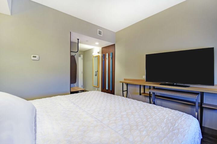 Room 15 of 32