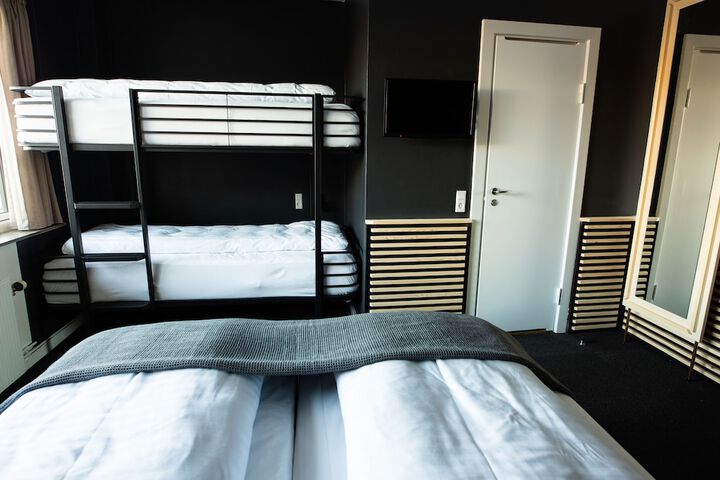 Room 17 of 52
