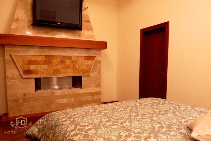 Room 10 of 101