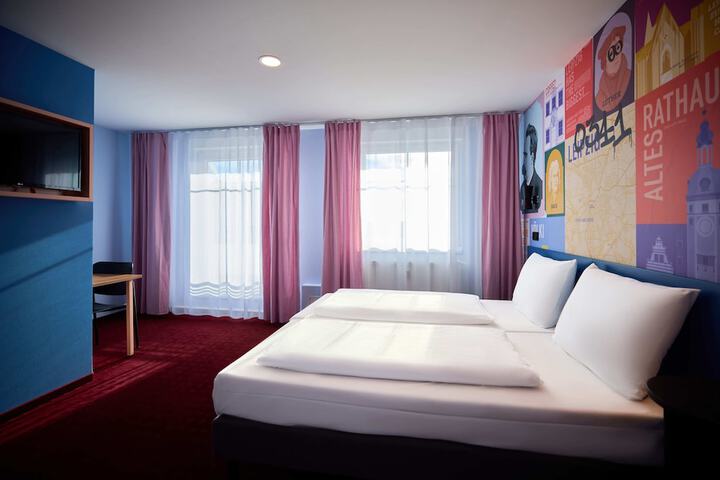 Room 16 of 51