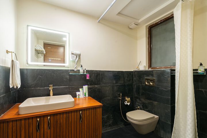 Room 54 of 106