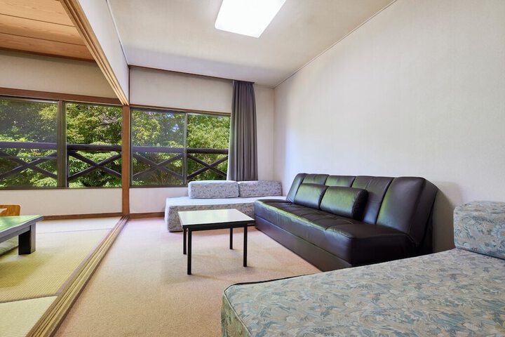Room 16 of 120