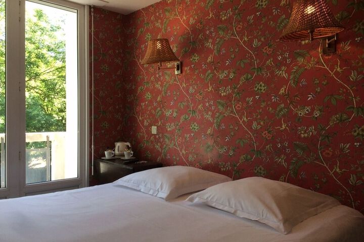 Room 10 of 34