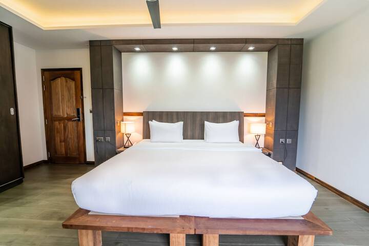 Room 4 of 37