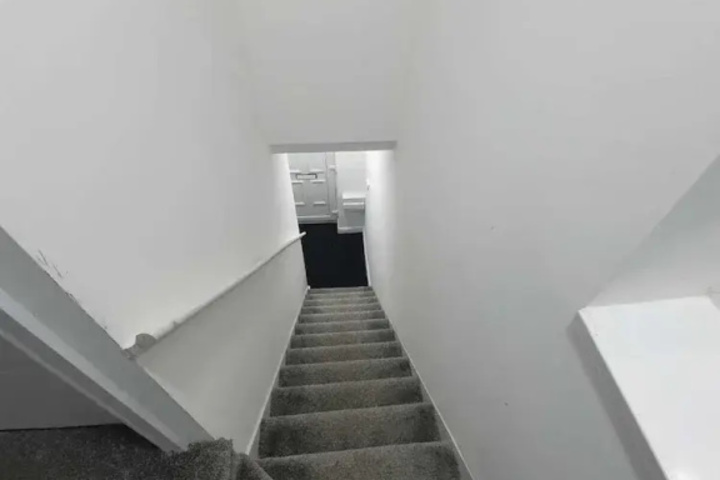 Room 8 of 8
