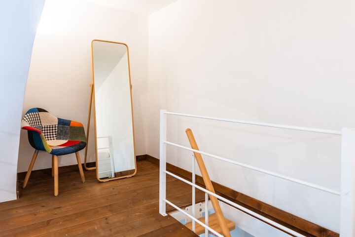 Room 9 of 26