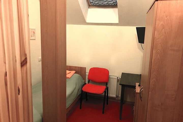 Room 3 of 56