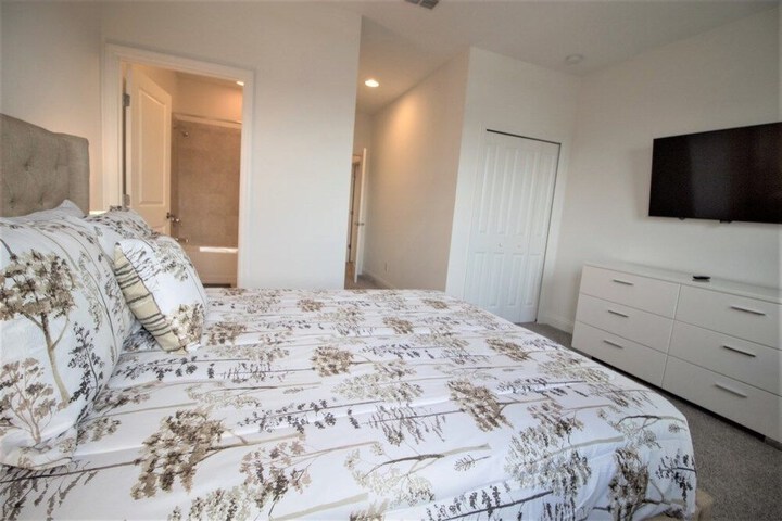 Room 16 of 53