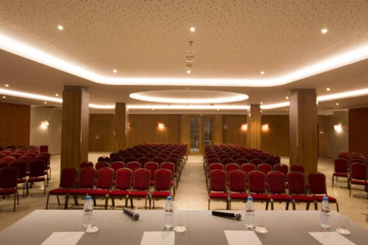 Business Center 55 of 60