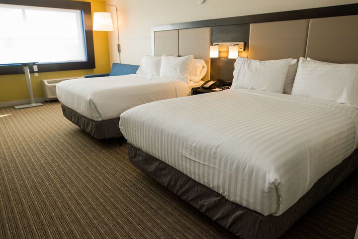 Standard 2 Queen Beds Accessible (19 of 19)
