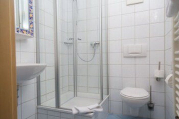 Room 5 of 40