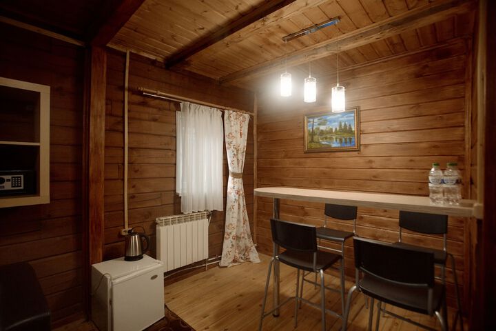 Room 28 of 107