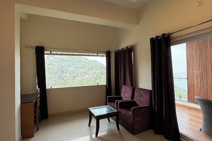 Room 14 of 42