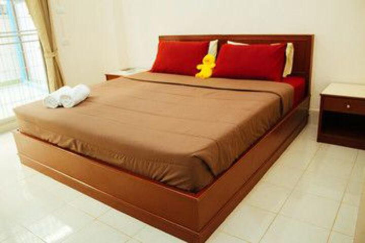 Room 14 of 28