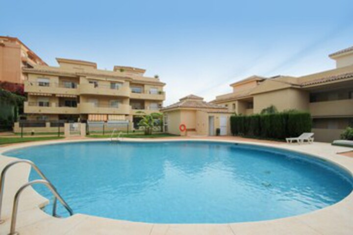 Pool 14 of 25