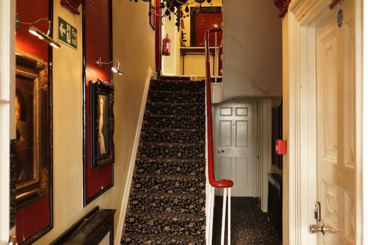 Hotel 5 of 91