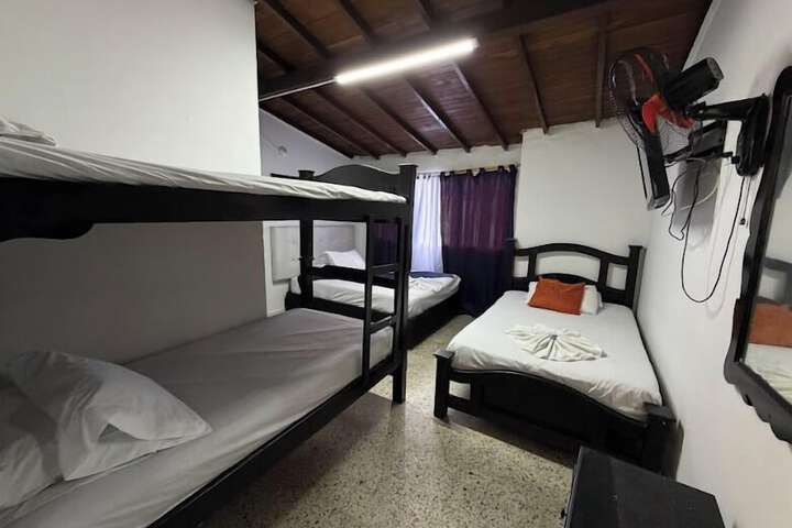 Room 7 of 11