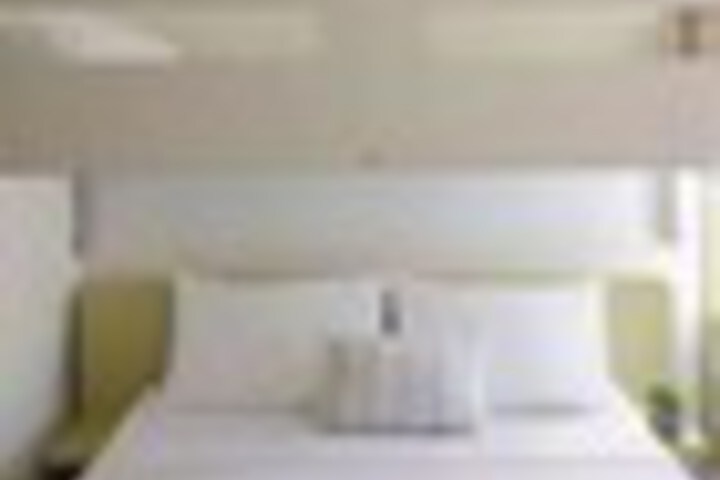 Room 53 of 93
